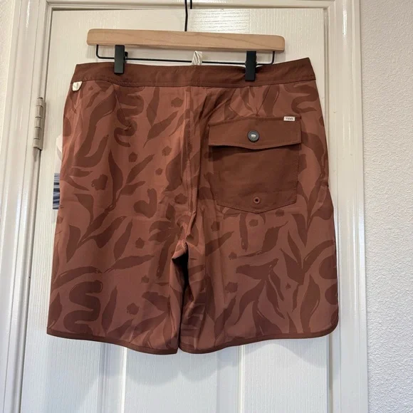 Vuori Cruise Boardshorts Men’s 32 Hazelnut Contigo Performance Stretch NWT - Picture 7 of 9